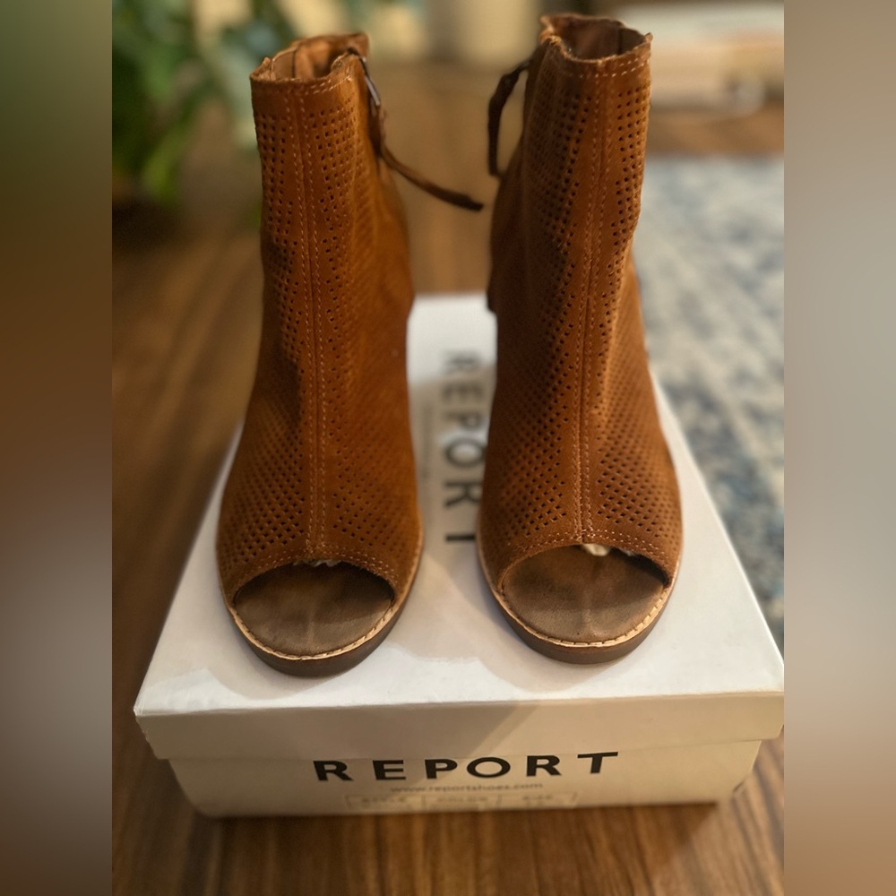 Toms Rust Tan Perforated Peep-Toe Ankle Booties with Back